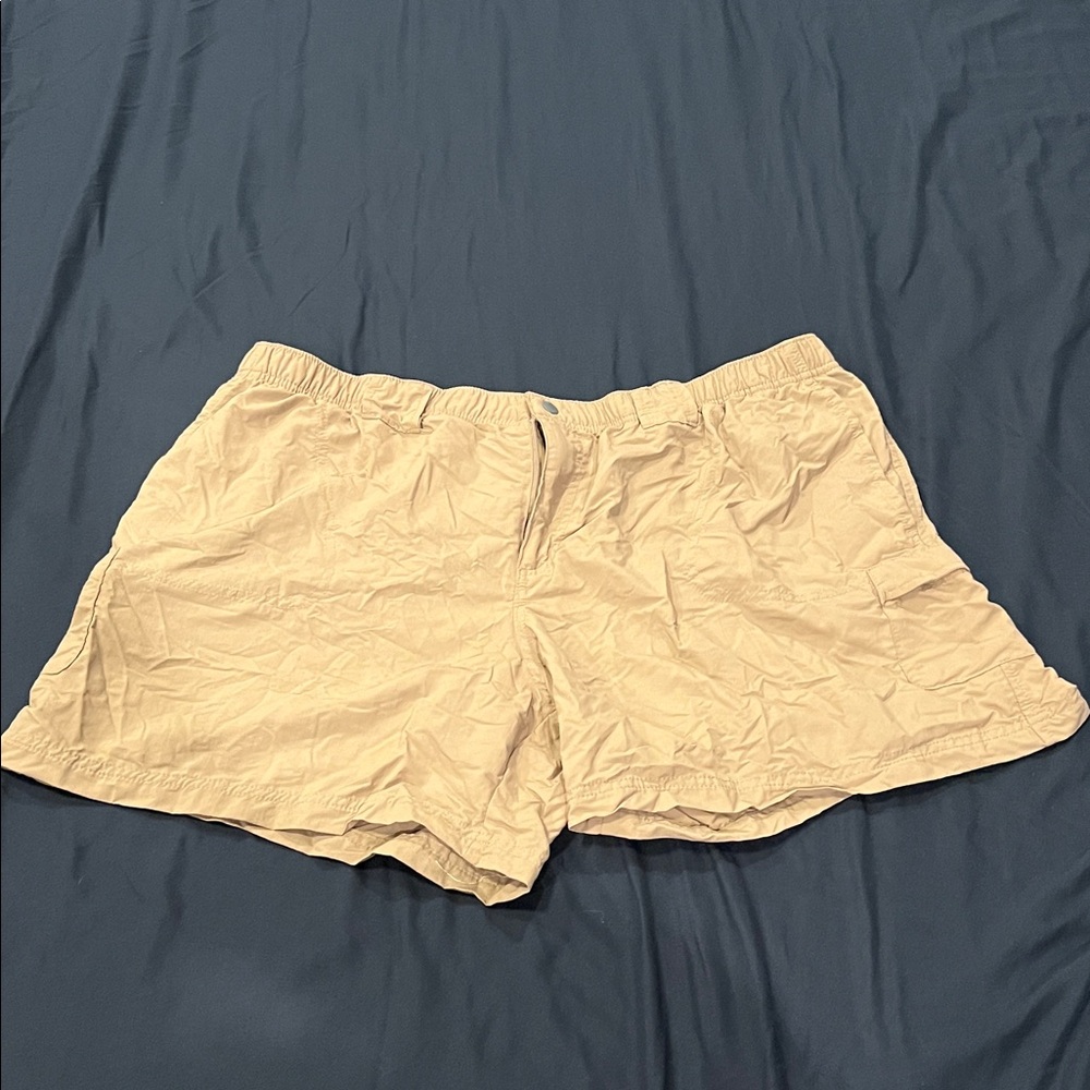 Columbia Women's Beige Cargo Shorts
